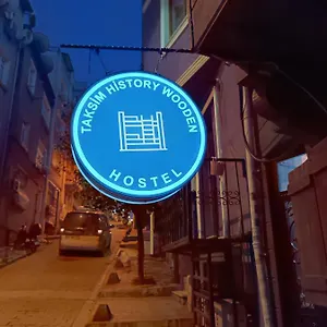 Taksim History Wooden Hostal Estambul